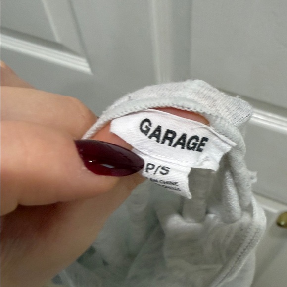 Garage - Picture 4 of 4